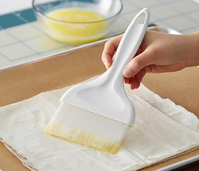 Soro Essentials- 4” Flat Nylon Pastry Basting Brush with Plastic Handle- Easy to Clean Pastry Brush Basting Brush Cooking Brush Oil and Sauce Food Brush for Baking Butter Brush Kitchen Utensil