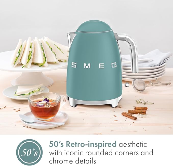 Smeg 50's Retro Style 7-Cup Electric Water Kettle with Automatic Shutoff, Removable Base, and Water Indicator (Jade)