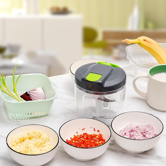 Manual Food Processors & Chopper with Cover and Handle, Manual Onion Chopper Slicer Cutter, Vegetable Chopper, Suitable for Garlic Carrots Onions Peppers Fruits Mincing.（900ML）