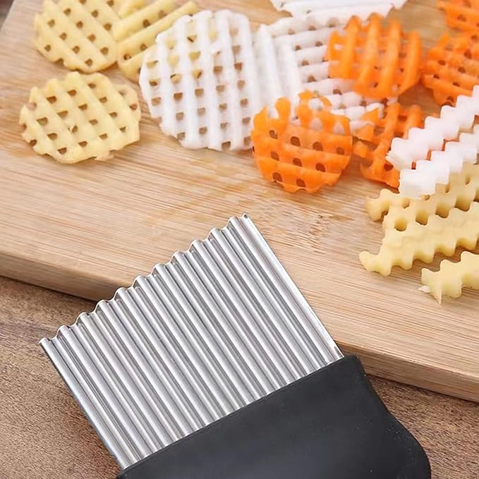 Potato Masher, Stainless Steel Integrated Masher Kitchen Tool & Food Masher/Potato Smasher with Crinkle Cutter, Perfect for Bean, Vegetable, Fruits, Avocado, Meat