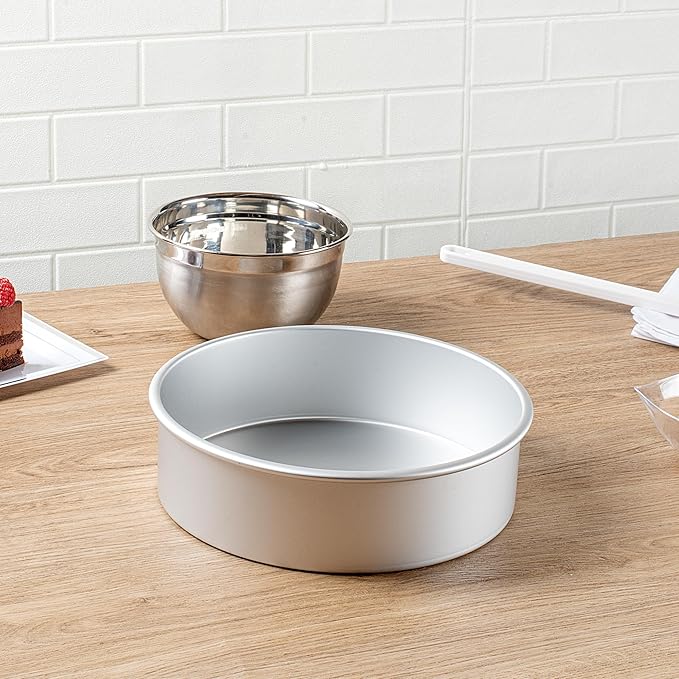 Restaurantware-Met Lux 10 x 3 Inch Straight-Sided Baking Tins, 12 Round Cake Pans - Oven-Ready, Freezable, Anodized Aluminum Round Baking Pans, Greaseproof, For Layer Birthday Cakes