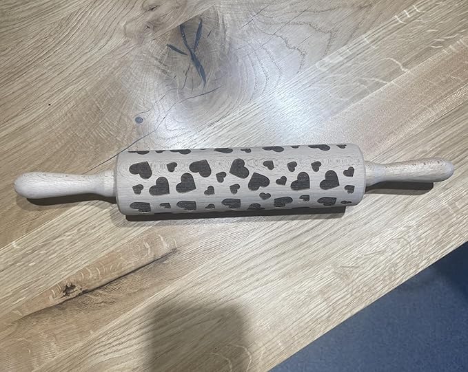 efo Embossed Rolling Pin with Engraved Design - Decorative Dough Roller - Cake Baking Accessories to Make Unique Bakes and Pottery - Beautifully Handmade Patterned Rolling Pin 40cm (Hearts)