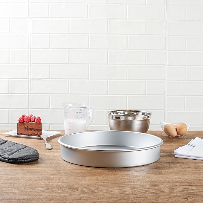 Restaurantware-Met Lux 12 x 2 Inch Straight-Sided Baking Tins, 12 Round Cake Pans - Oven-Ready, Freezable, Anodized Aluminum Round Baking Pans, Greaseproof, For Layer Birthday Cakes