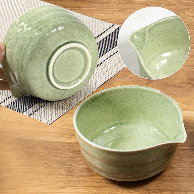 Matcha Tea Set – Japanese Matcha Bowl with Spout, Bamboo Whisk, Scoop, Holder & Strainer – Complete Ceremonial Matcha Kit for Beginners & Gift-Giving, Green