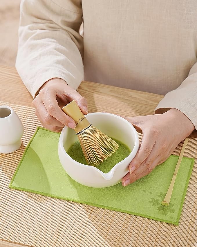 ZENS Matcha Whisk Set, 5pcs Matcha Kit Set Includes Ceramic Bowl, Bamboo Whisk and Chasen Holder, Scoop & Tea Mat，Matcha Tea ceremony Gift for Matcha Lovers, White