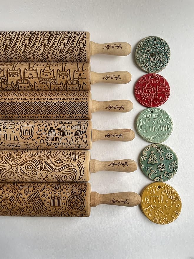 FOX Embossing Rolling Pin – Laser Engraved Dough Roller with a woodland fox and forest pattern. Perfect for cookies, pottery, and a thoughtful gift. By Algis Crafts.